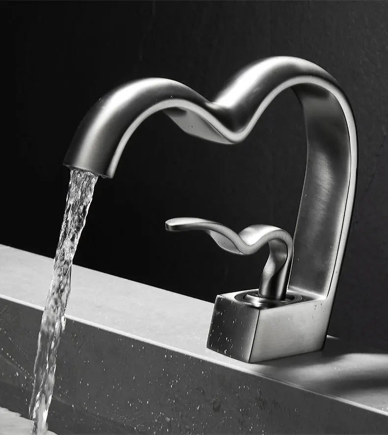 Brass Bathroom Waterfall Faucet Hot Cold Basin Sink Tap Creative Heart-shaped Bath Vanity Mixer Faucets torneira pia banheiro Brass Bathroom Waterfall Faucet Hot Cold Basin Sink Tap Creative Heart-shaped Bath Vanity Mixer Faucets torneira pia banheiro
