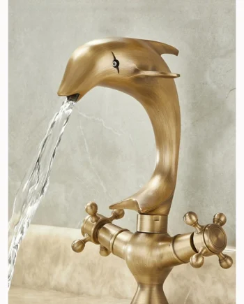 Dolphin spout design