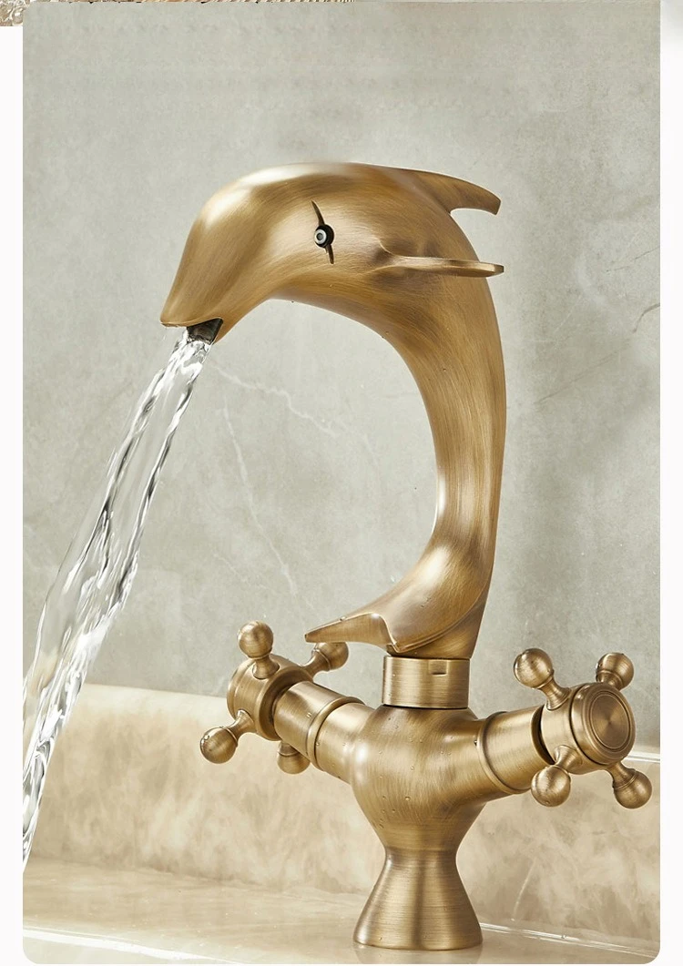 Dolphin spout design