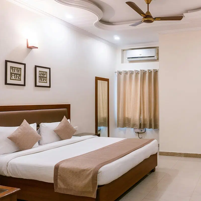 Palm Jumeirah Villa Renovation Company - Bedroom